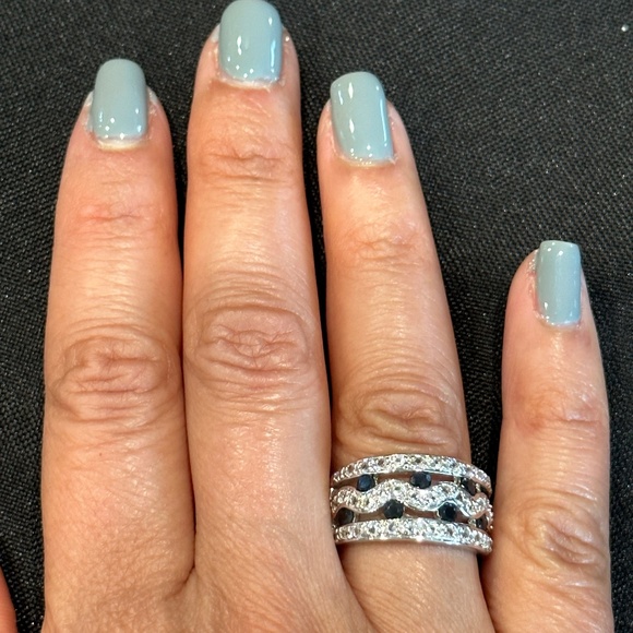 Beautiful Triple Row Sapphire & Diamond Ring - Picture 7 of 12